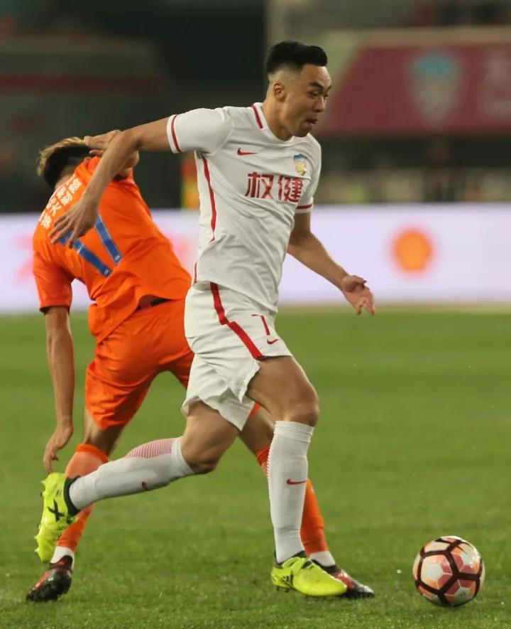 泰达主场大胜权健,豪取三分 泰达主场大胜权健,豪取三分