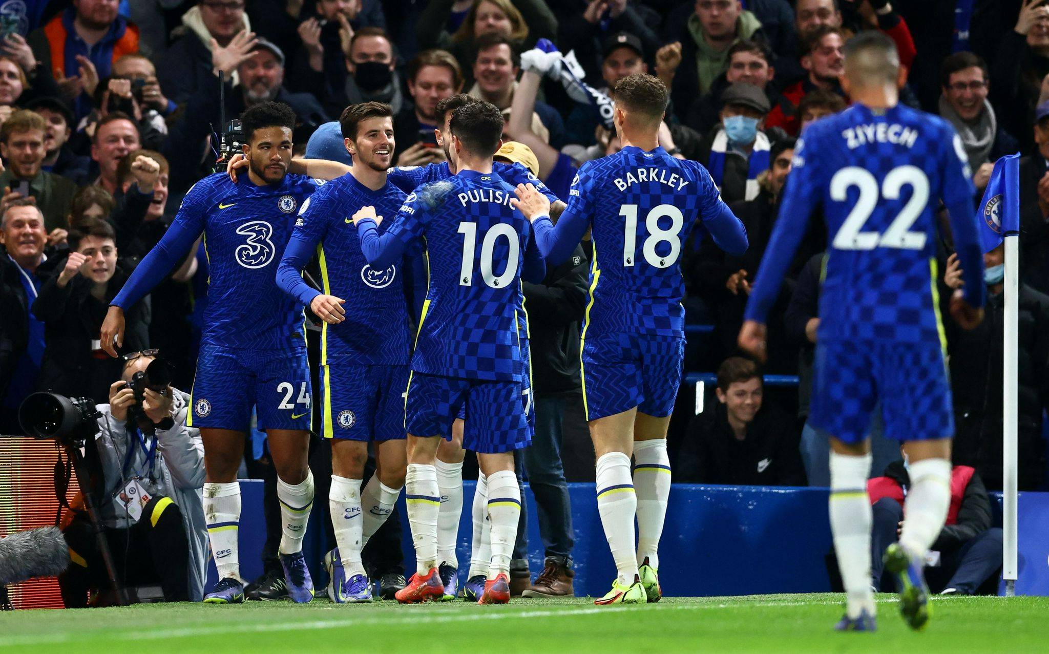 德信体育app下载-利兹联主场战胜对手防守稳健取胜