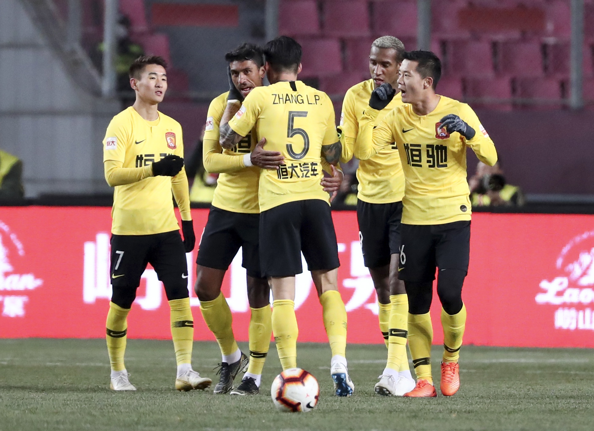 广州恒大遭遇惨败,输给河北华夏幸福 广州恒大遭遇惨败,输给河北华夏幸福