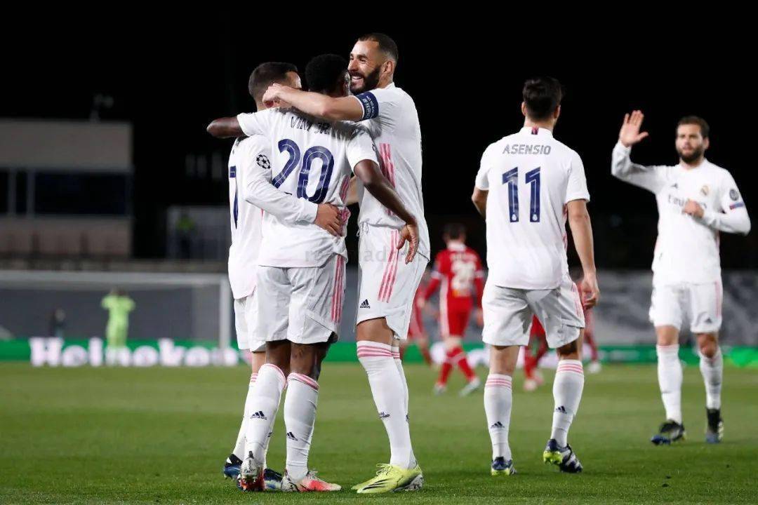 德信官网下载-皇家马德里逼平埃瓦尔,卢卡斯·巴斯克斯梅开二度