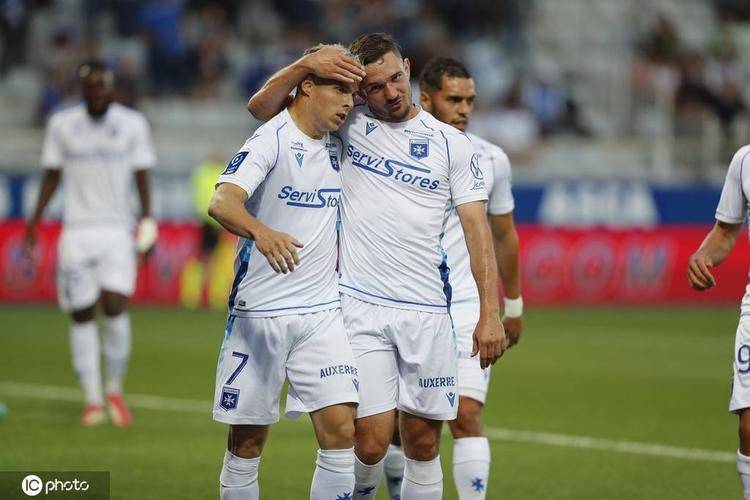 德信官网下载-莱芒斯取得进展，法甲赛场变幻莫测