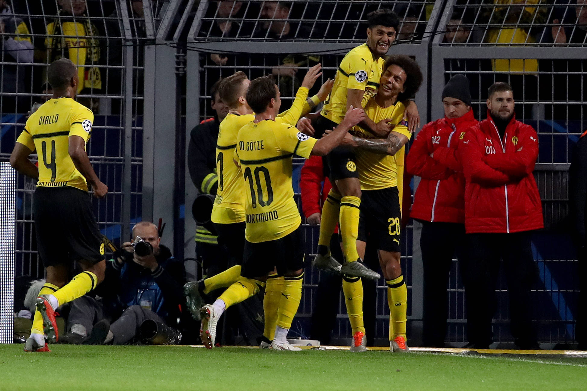 德信app下载-马德里竞技球员赛场大放异彩,主场高光表现