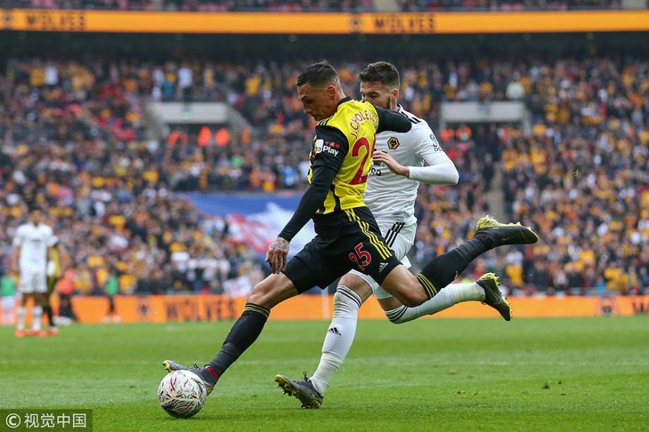 沃特福德门将扑出点球,保住领先优势 沃特福德门将扑出点球,保住领先优势