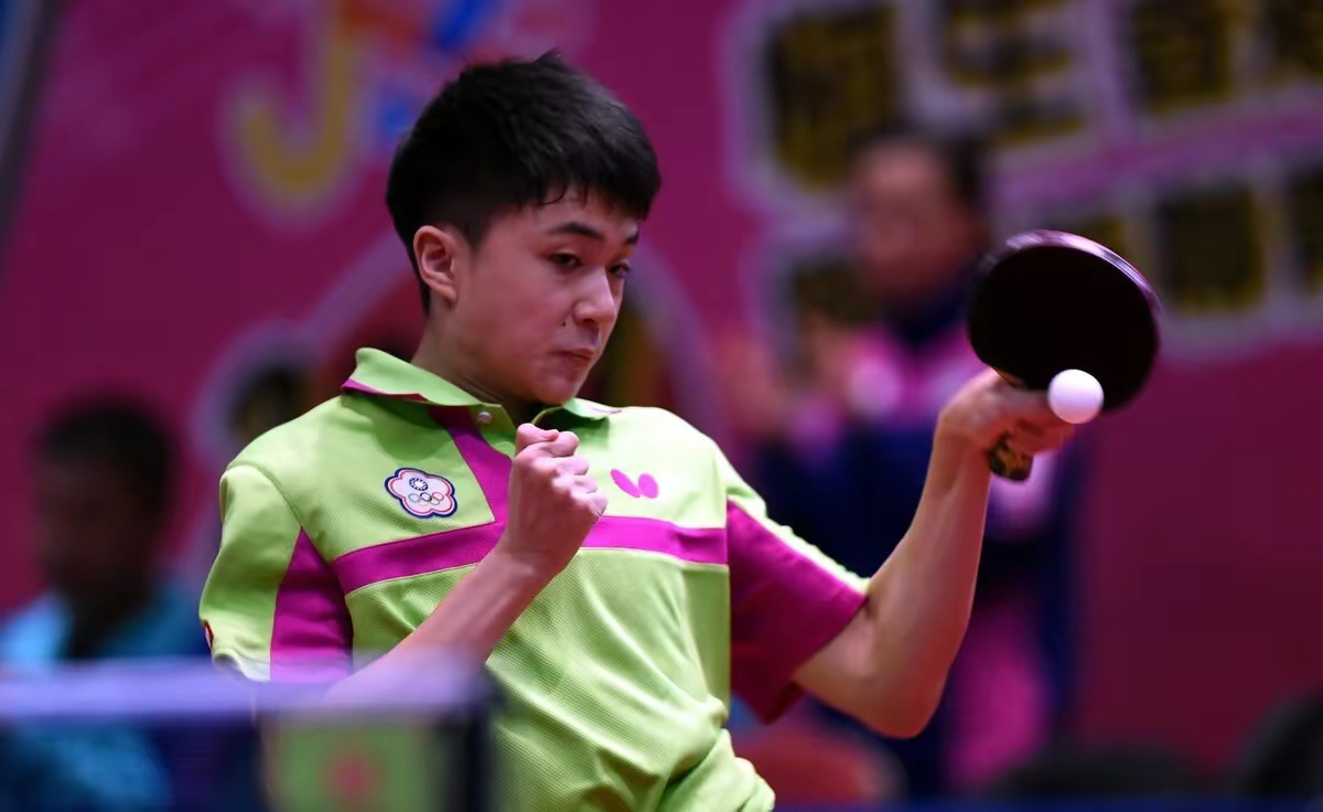 比拼技术!球员们展现出色表现争夺胜利 比拼技术!球员们展现出色表现争夺胜利