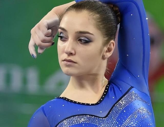 德信app下载-俄罗斯体操运动员完美表现,夺得银牌