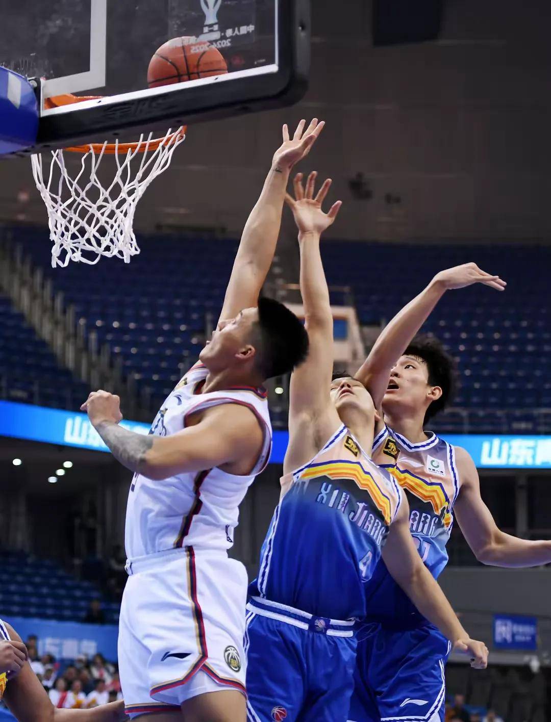 尤文图斯爆冷输球,小组出线悬了 尤文图斯爆冷输球,小组出线悬了