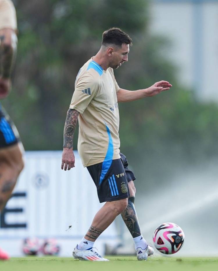 德信体育app下载-斯特拉斯堡球队备战凯尔,发布最新训练照片