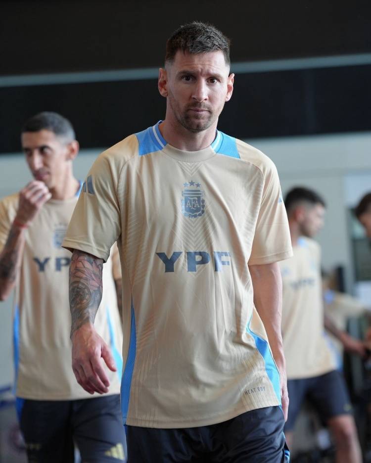 斯特拉斯堡球队备战凯尔,发布最新训练照片 斯特拉斯堡球队备战凯尔,发布最新训练照片