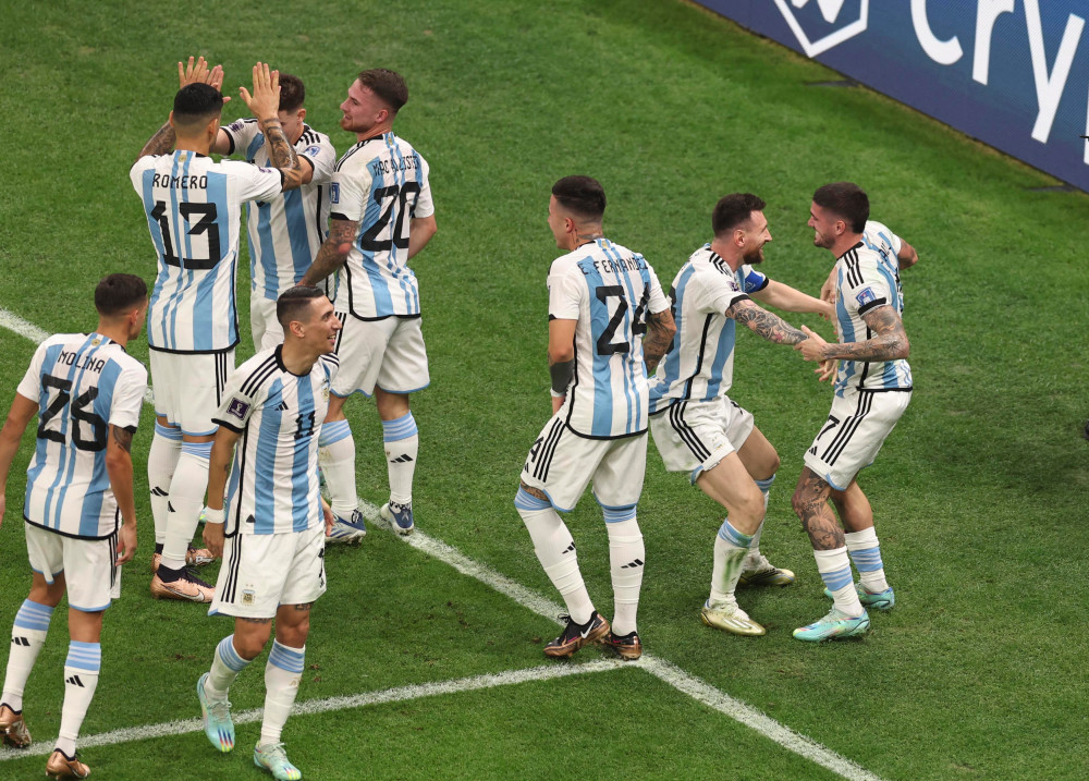 南美杯:阿根廷队掀起进攻狂潮,压制对手 南美杯:阿根廷队掀起进攻狂潮,压制对手