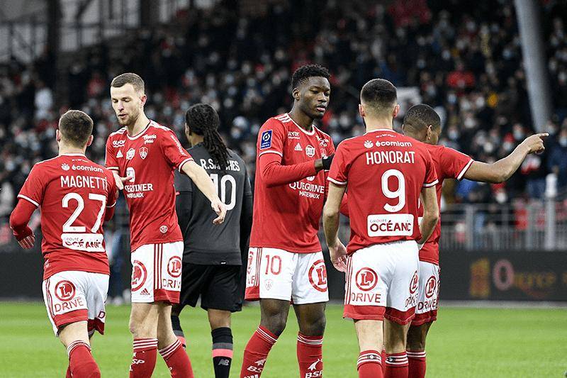 雷恩客场大胜南特,取得连胜 雷恩客场大胜南特,取得连胜