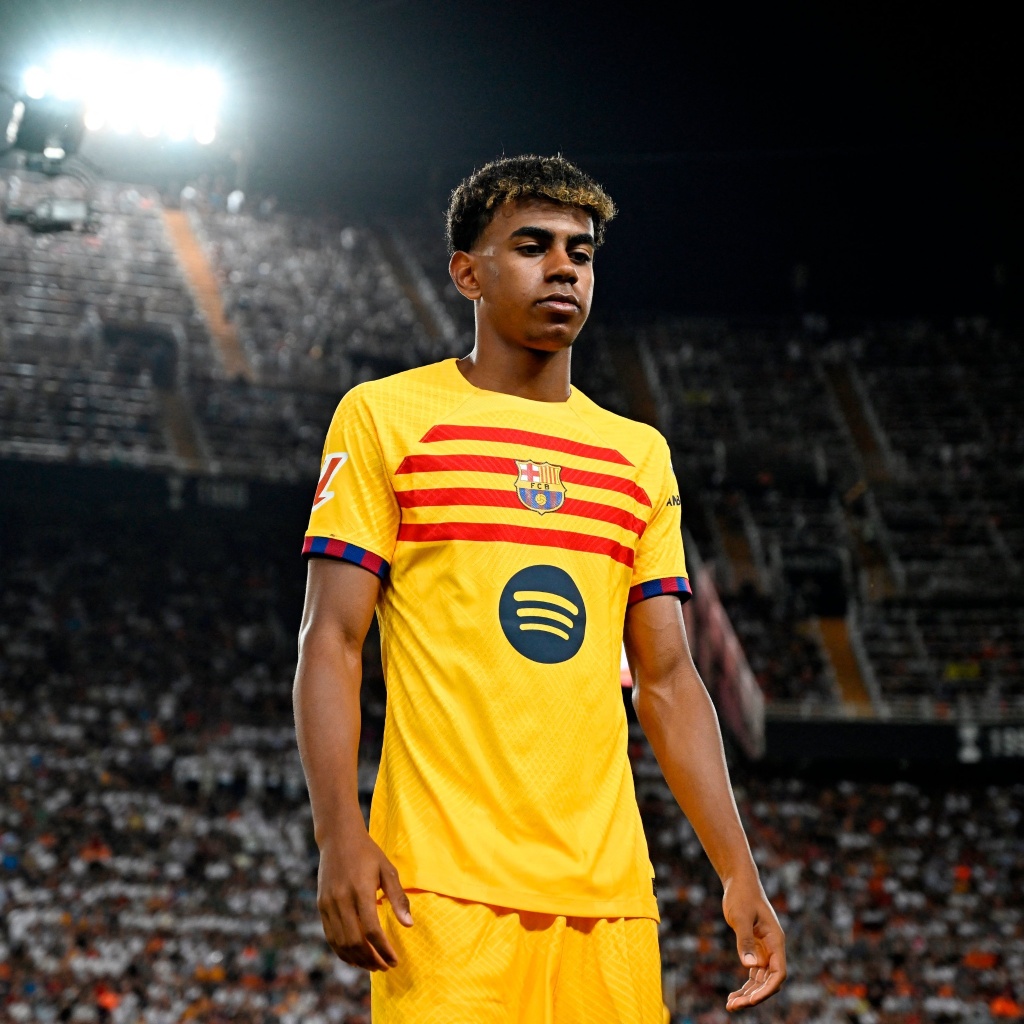 德信体育app下载-瓦伦西亚连胜收官,豪取积分榜冠军