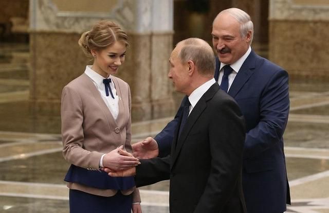 俄罗斯乌克兰开启彻底对抗,普京和波罗申柯大玩心理战 俄罗斯乌克兰开启彻底对抗,普京和波罗申柯大玩心理战