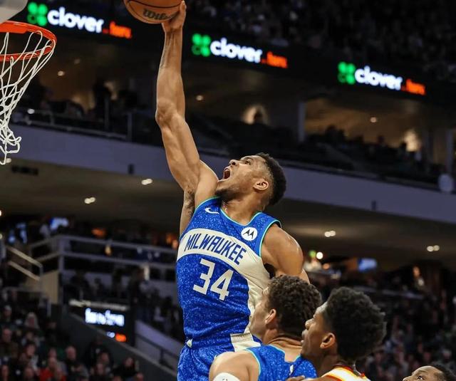 著名球星在比赛中展现超强实力 著名球星在比赛中展现超强实力