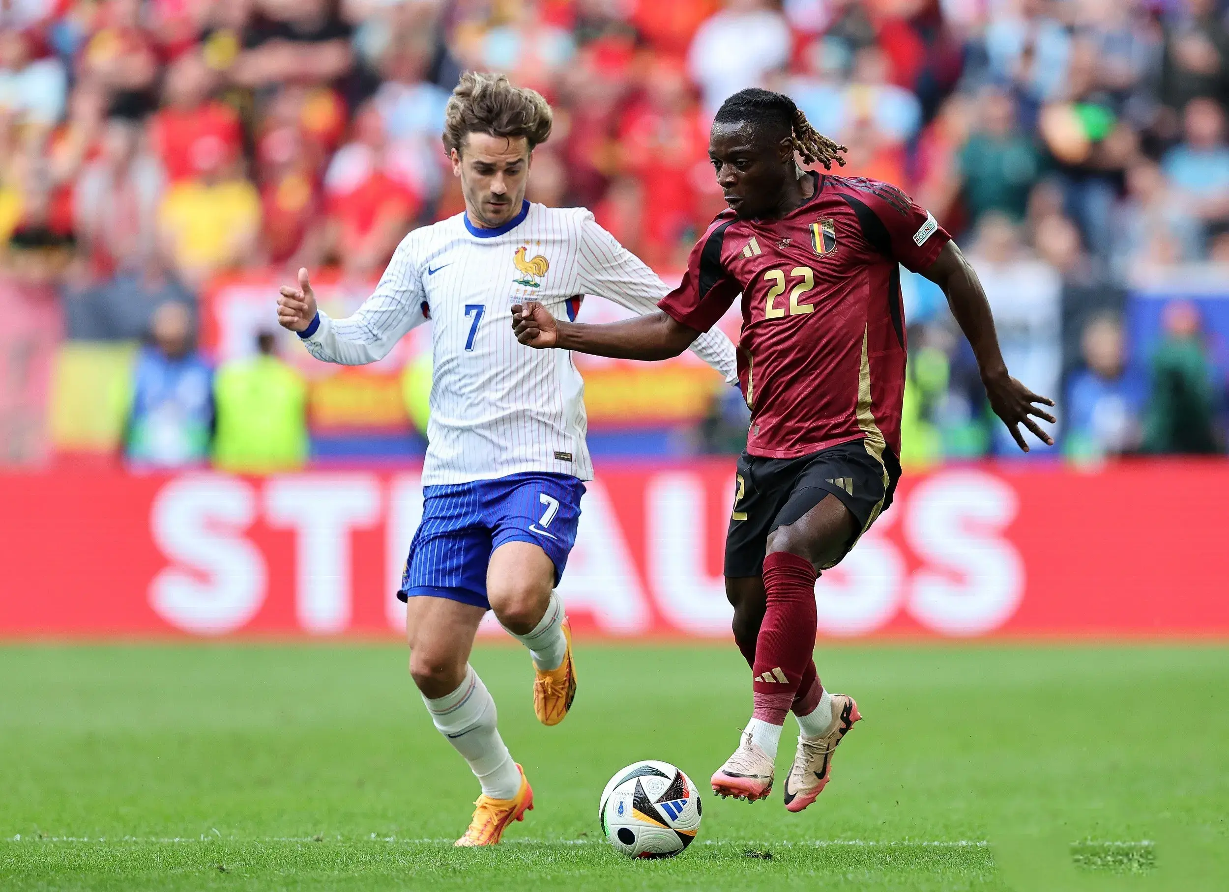 德信app-法国队凭借进球数优势晋级,匈牙利队无缘下一轮