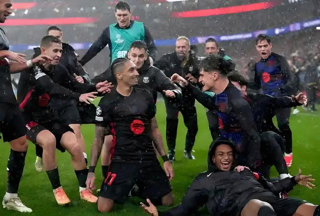 德信官网下载-利物浦队集体发挥出色,战胜对手晋级