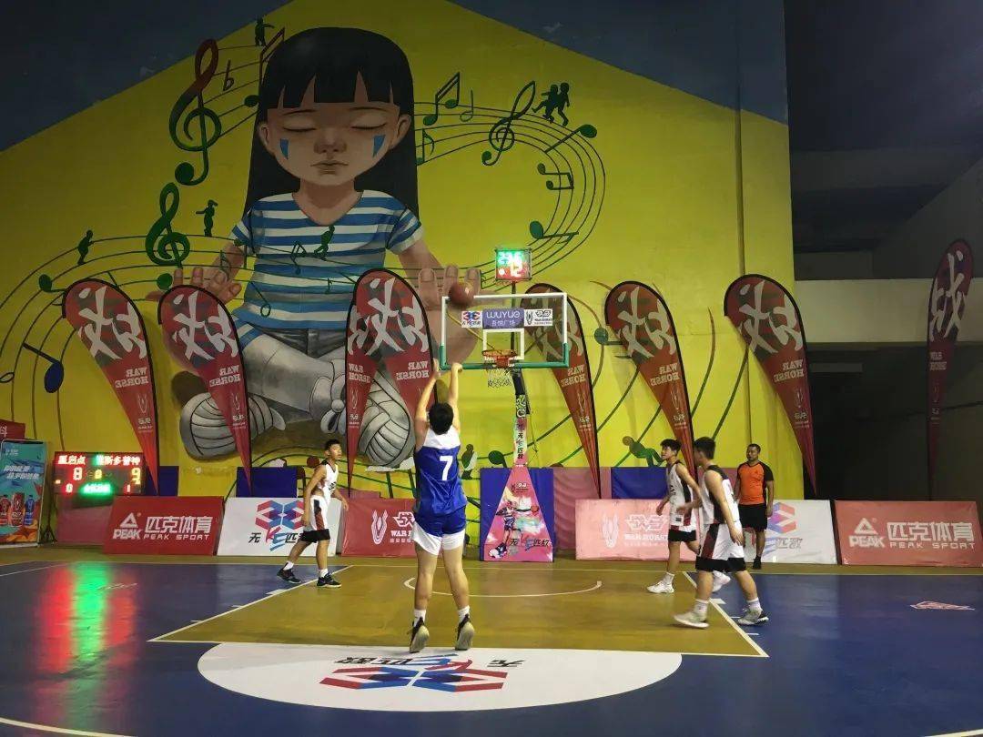 夏天来袭,篮球场上火热比拼 夏天来袭,篮球场上火热比拼