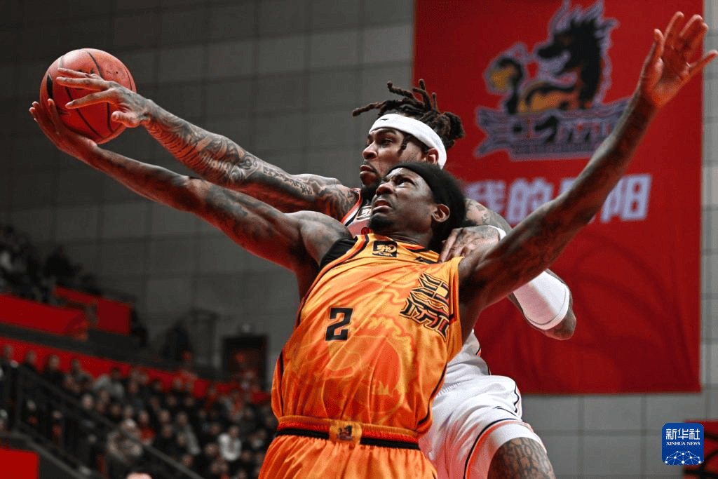 广东男篮客场高效得分,击败江苏队继续保持不败 广东男篮客场高效得分,击败江苏队继续保持不败