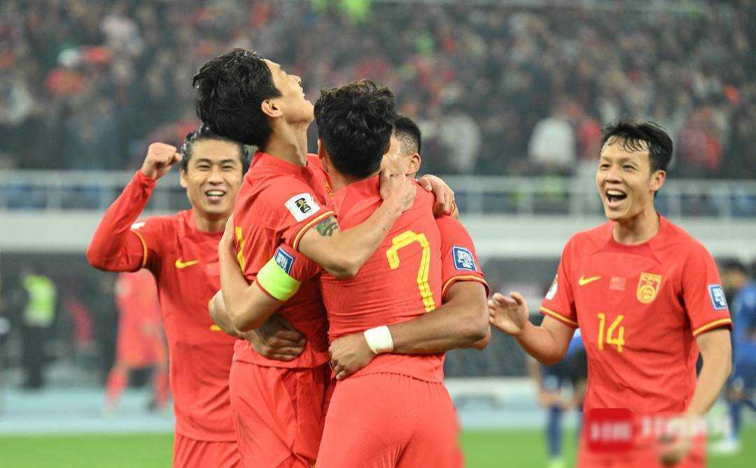 精彩足球比赛下幕,中国队夺得胜利 精彩足球比赛下幕,中国队夺得胜利