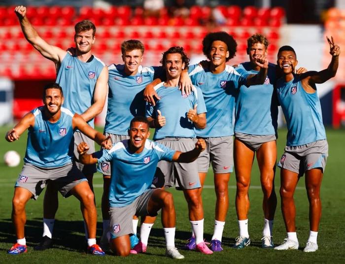 新赛季开启,球员展现新巅峰 新赛季开启,球员展现新巅峰