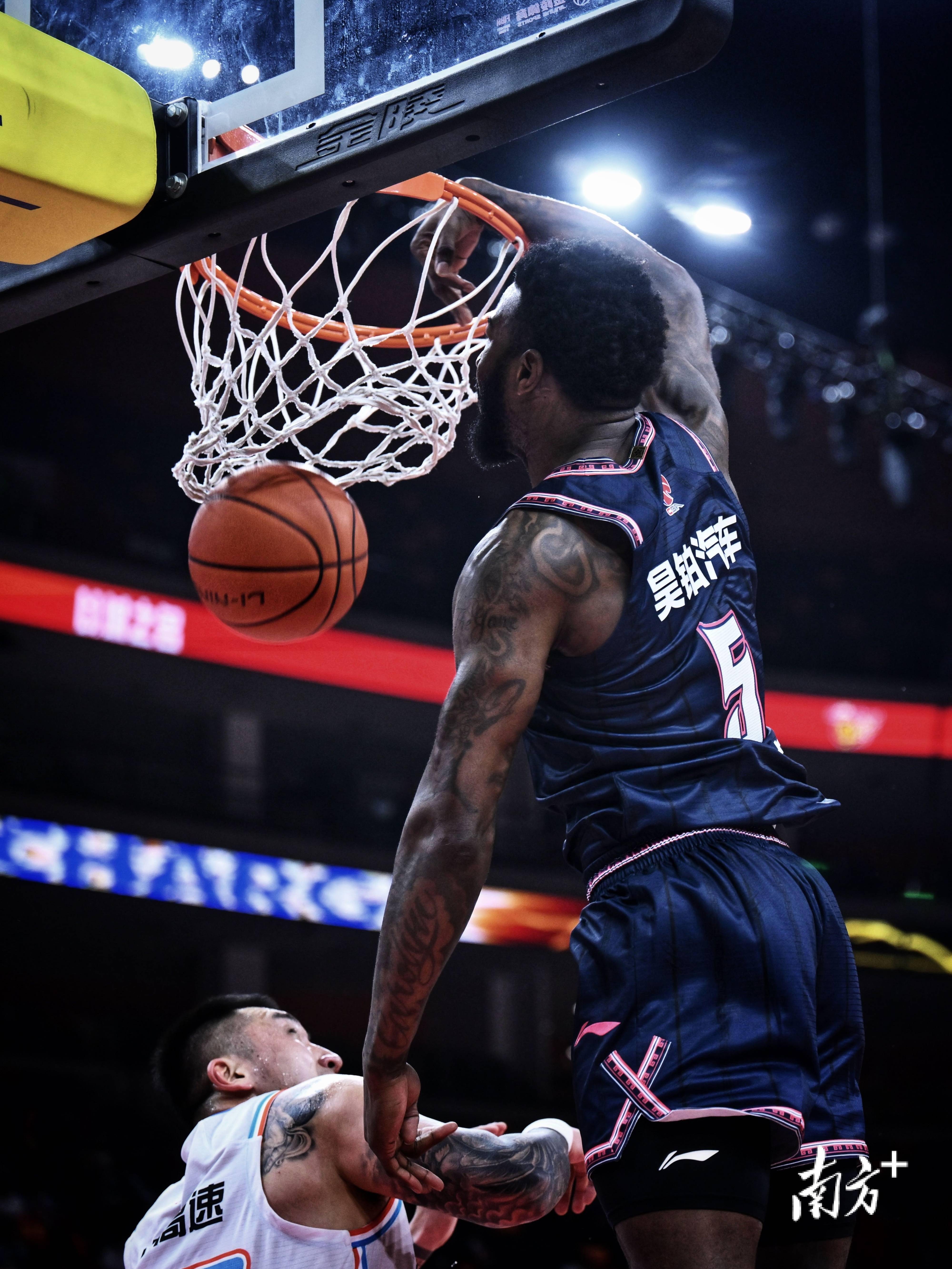 德信app下载-莱切斯特主场大胜,赢得四连胜