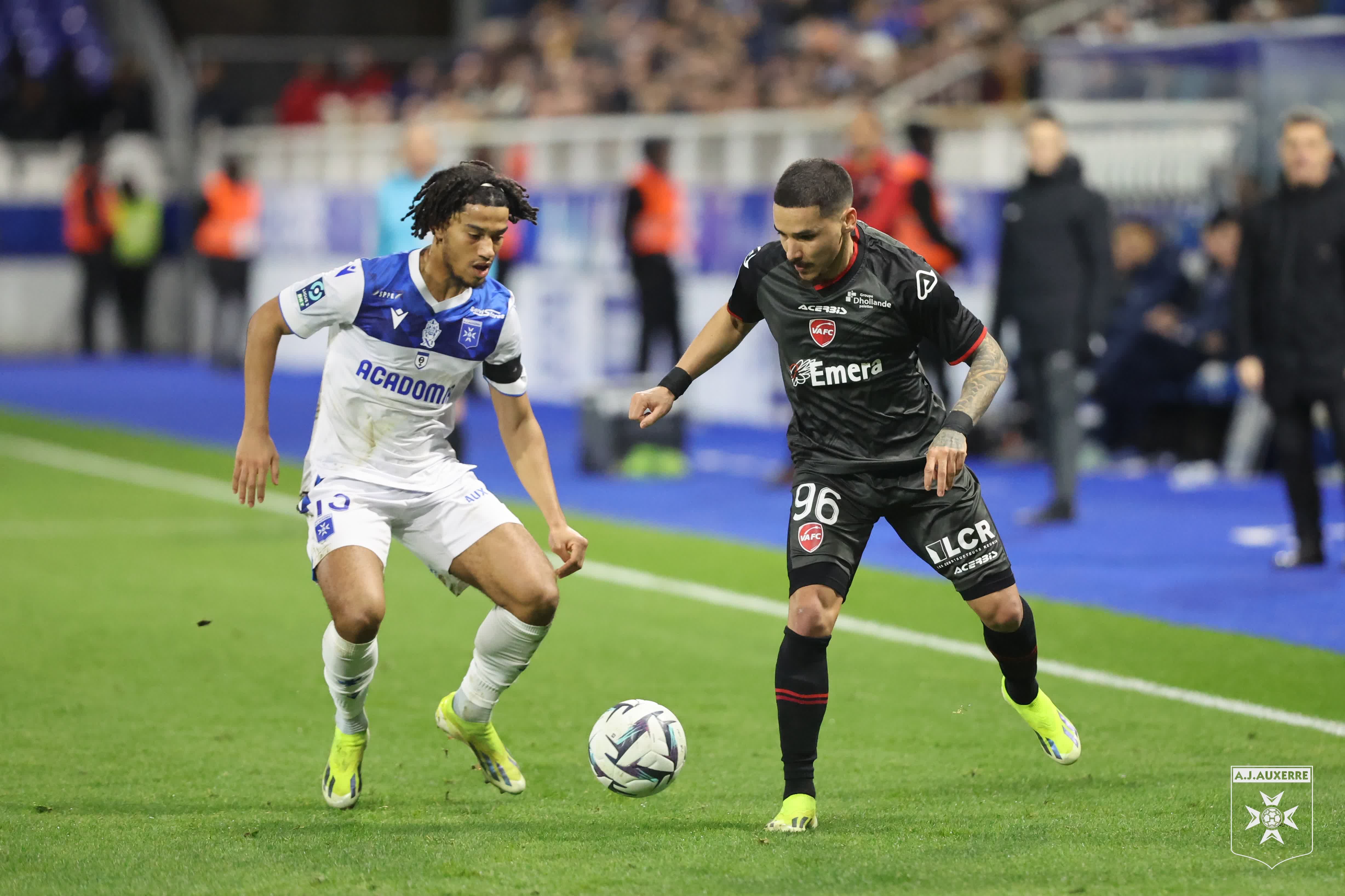 欧国联赛气氛火爆,球员斗志昂扬 欧国联赛气氛火爆,球员斗志昂扬