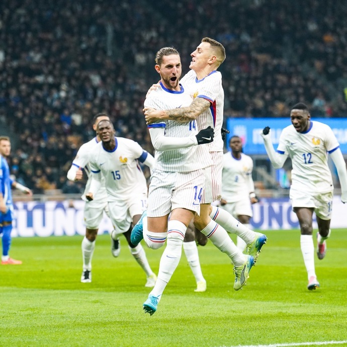 意大利队以2-1战胜法国，取得晋级资格