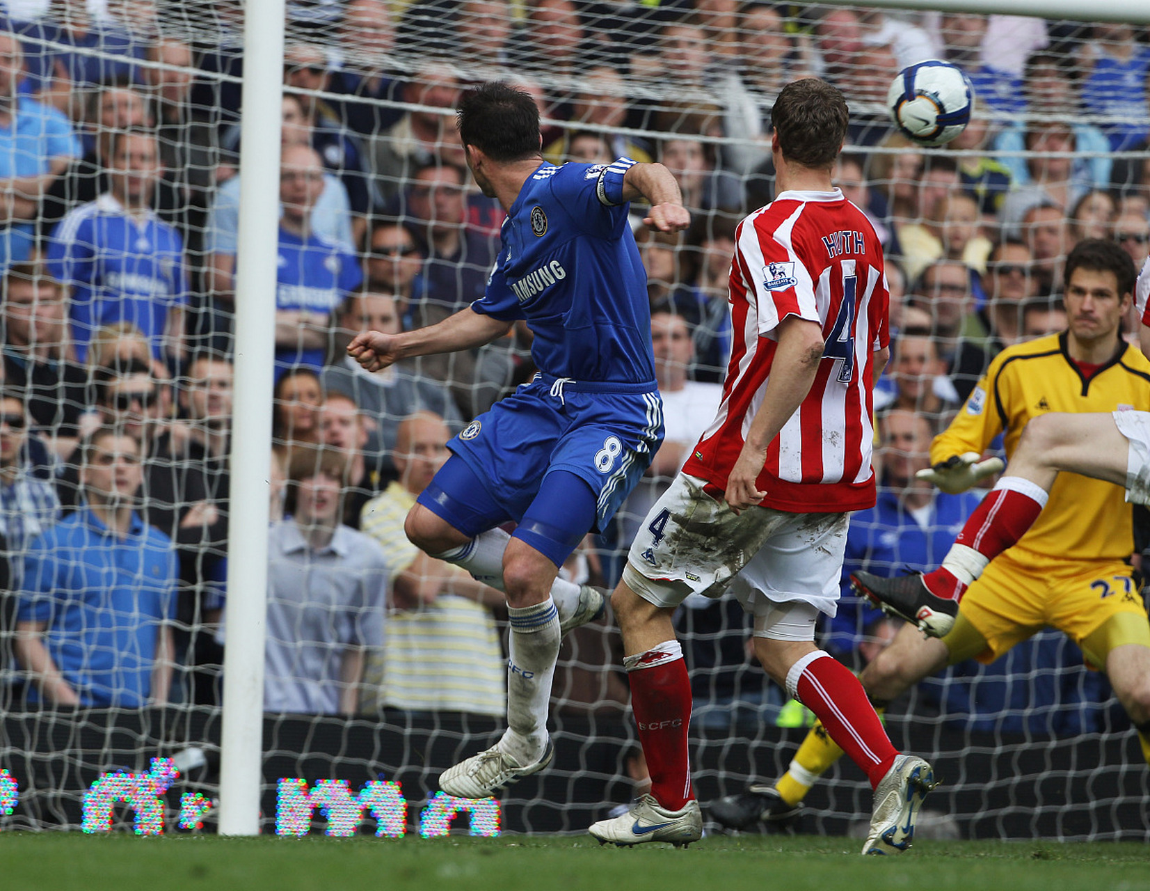 巴伦西亚主场打平对手,保持不败状态 巴伦西亚主场打平对手,保持不败状态