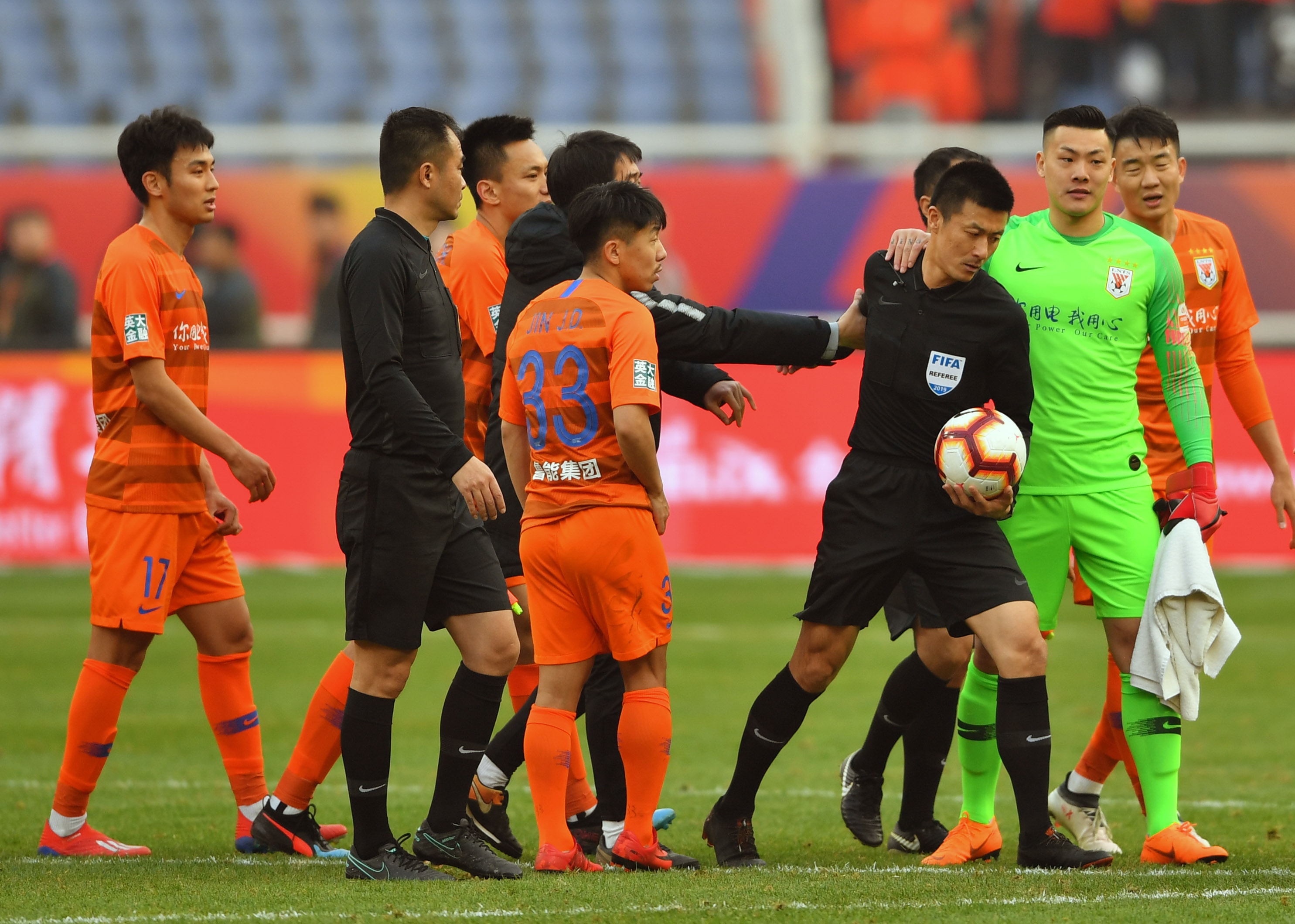 德信官网下载-山东鲁能主场战平劲敌,继续保持不败记录