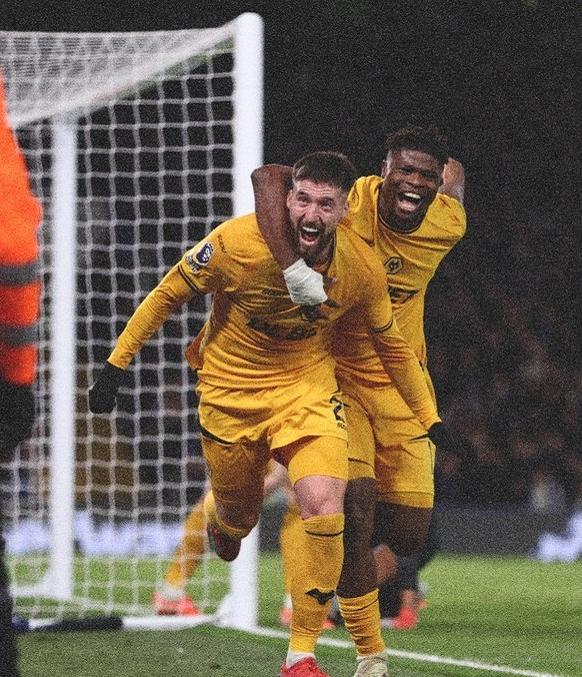 德信app下载-切尔西攻守兼顾表现出类拔萃,主场冲劲十足