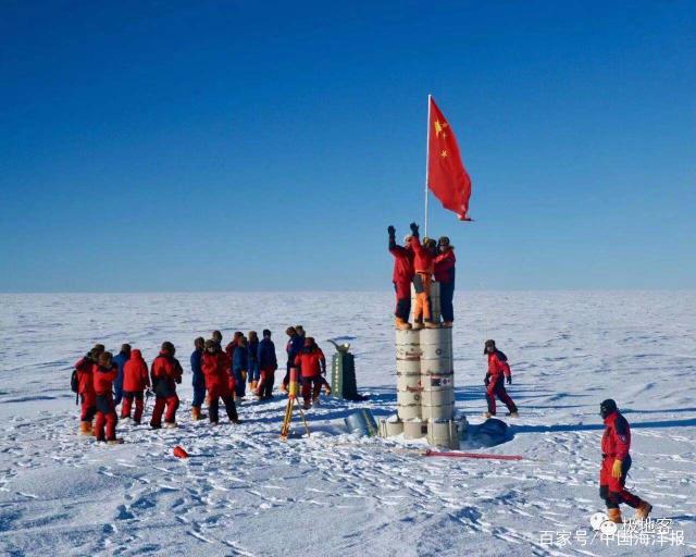 勇士在比赛中英勇拼搏，令人感慨