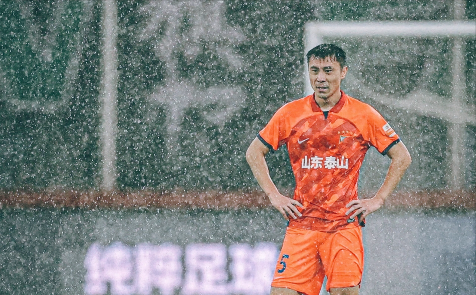 中超劲旅在国际赛场上表现抢眼 中超劲旅在国际赛场上表现抢眼