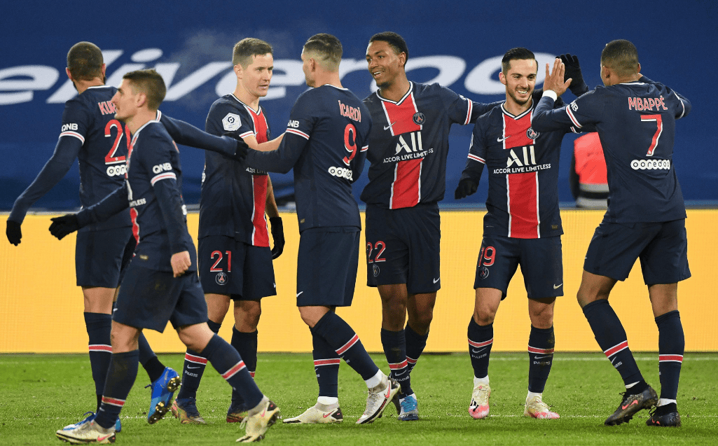 巴黎球员团结进取,取得关键胜利 巴黎球员团结进取,取得关键胜利