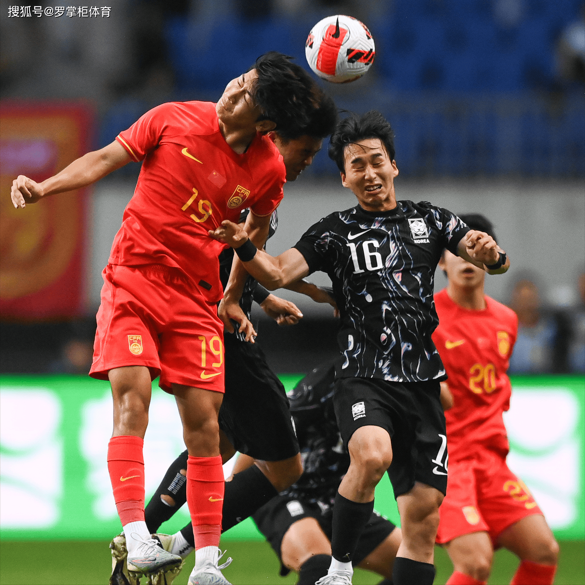 世界级体育赛事中的足球比赛十分精彩 世界级体育赛事中的足球比赛十分精彩