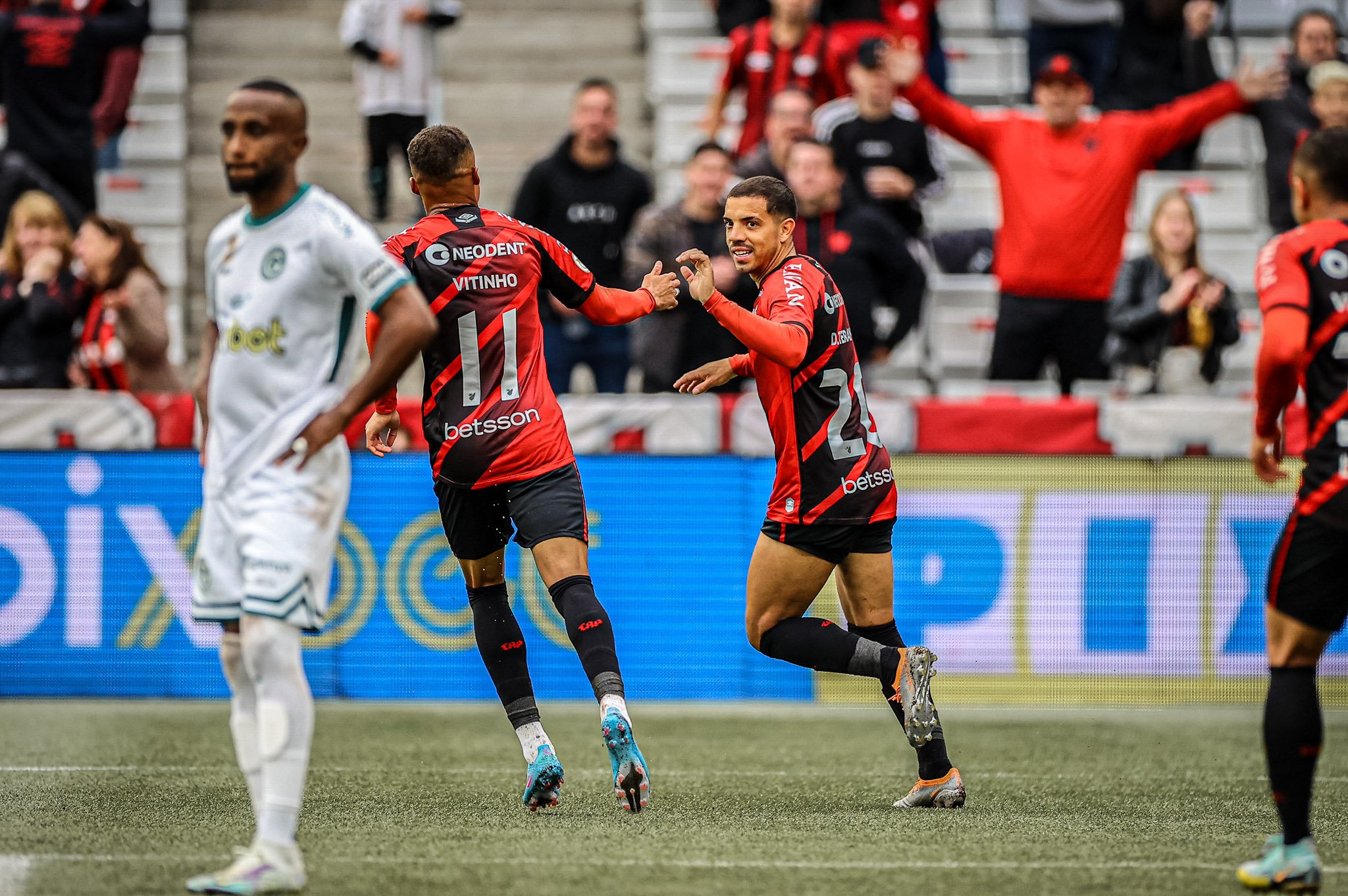 桑托斯建功,巴黎FC主场击败克莱蒙特 桑托斯建功,巴黎FC主场击败克莱蒙特