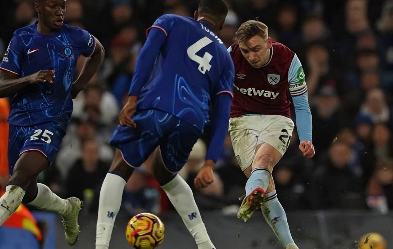 切尔西后防坚不可摧,助球队逆转胜利 切尔西后防坚不可摧,助球队逆转胜利