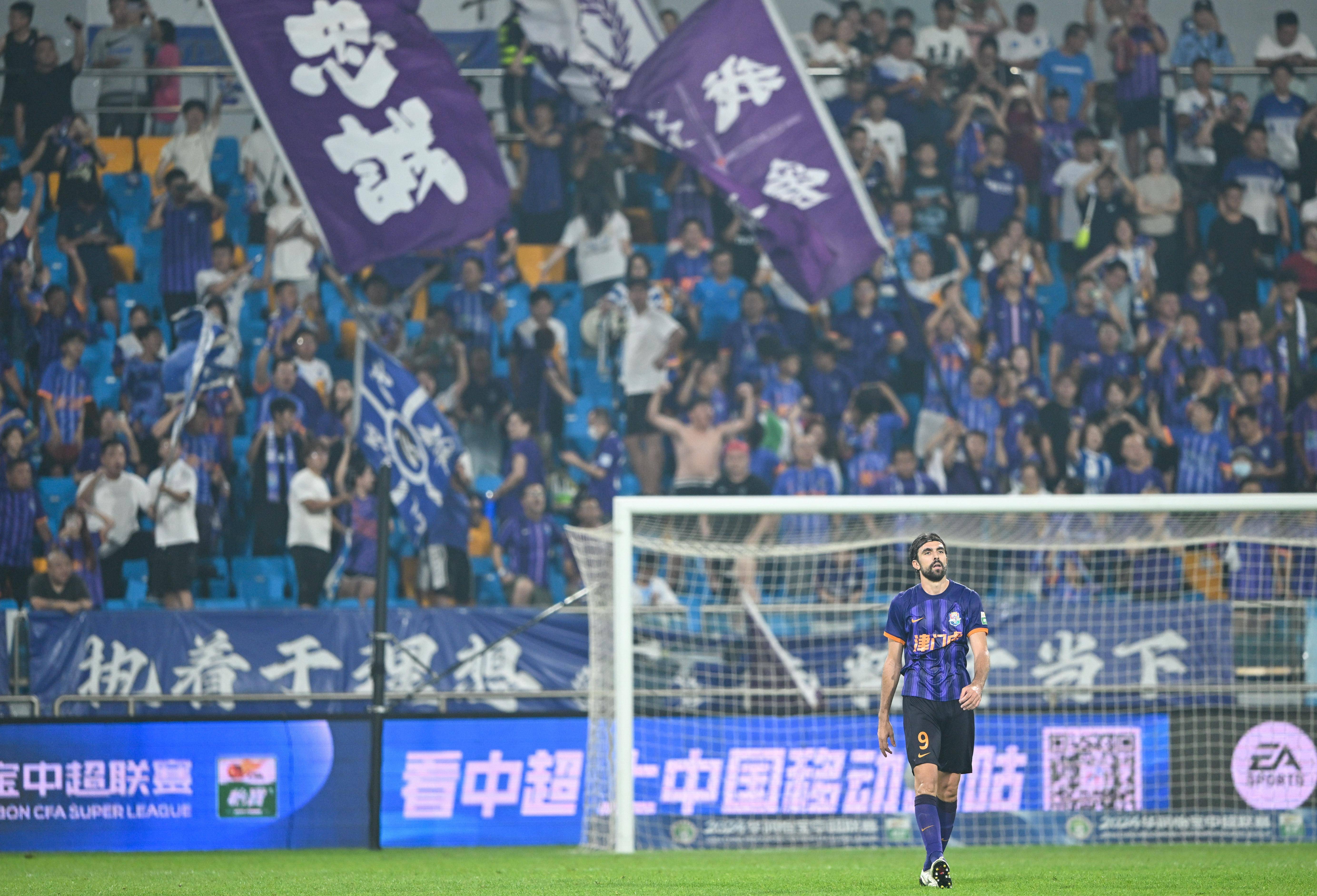 精彩对决持续上演,中超联赛吸引眼球 精彩对决持续上演,中超联赛吸引眼球