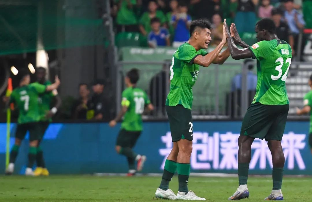 上海申花主场力克贵州恒丰智诚,保持强势 上海申花主场力克贵州恒丰智诚,保持强势