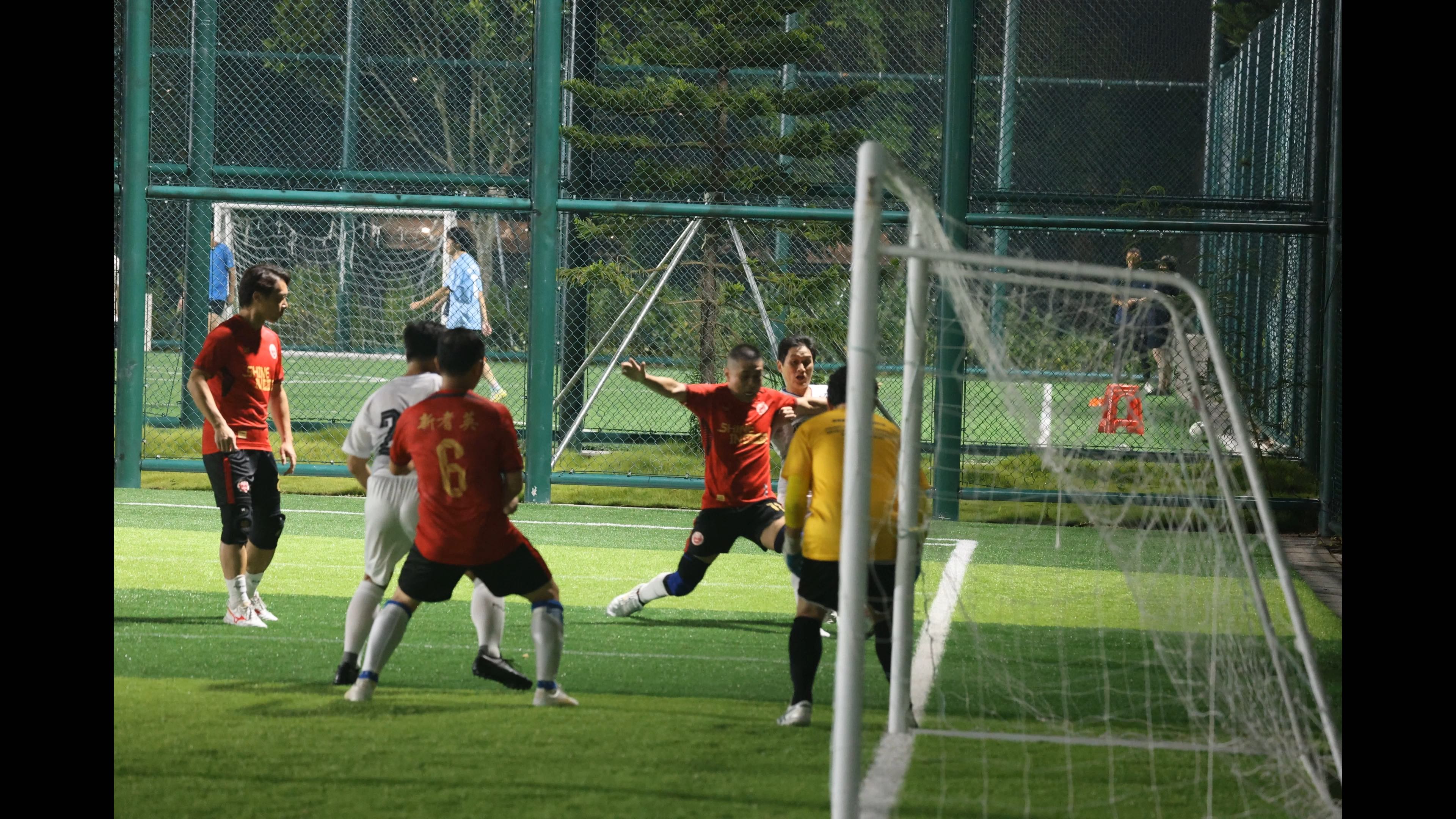 足球比赛中精彩的瞬间令人回味无穷 足球比赛中精彩的瞬间令人回味无穷