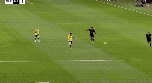 西汉姆联客场大胜沃特福德,登顶积分榜 西汉姆联客场大胜沃特福德,登顶积分榜