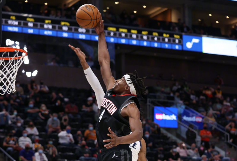 爵士队小将表现出色,获得主教练称赞 爵士队小将表现出色,获得主教练称赞