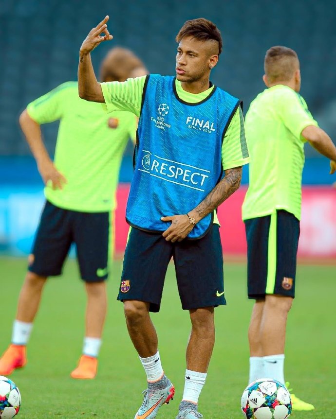 德信app-巴塞罗那主帅赞扬球员训练态度,备战全力