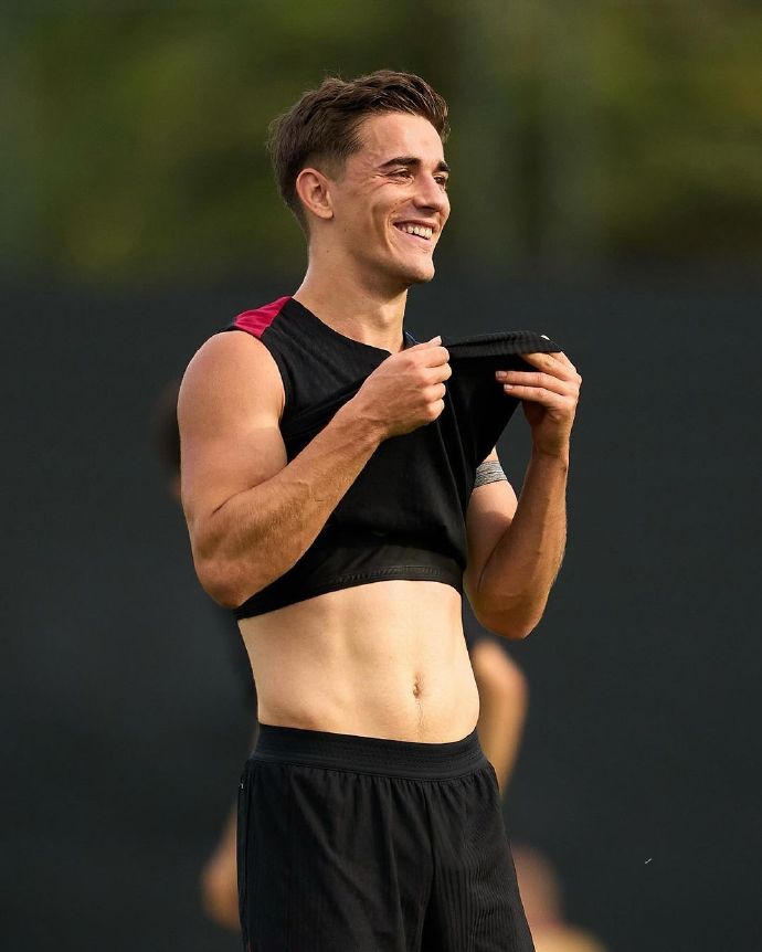 巴塞罗那主帅赞扬球员训练态度,备战全力 巴塞罗那主帅赞扬球员训练态度,备战全力