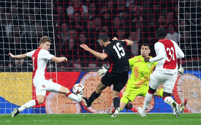 德信体育app下载-阿贾克斯逆转对手,晋级后16强关键一战