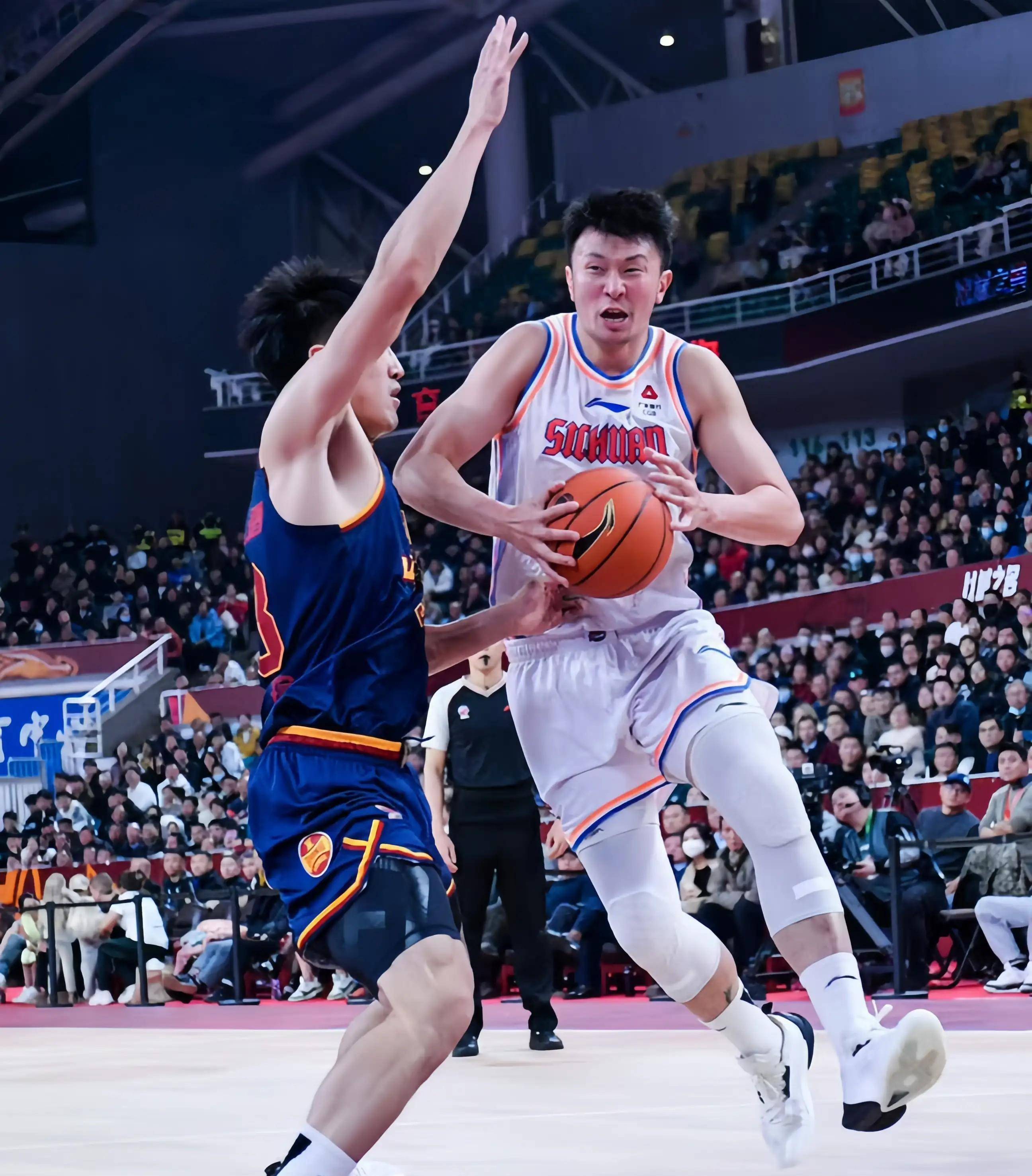 湖北男篮将迎战青岛队,看谁更强? 湖北男篮将迎战青岛队,看谁更强?