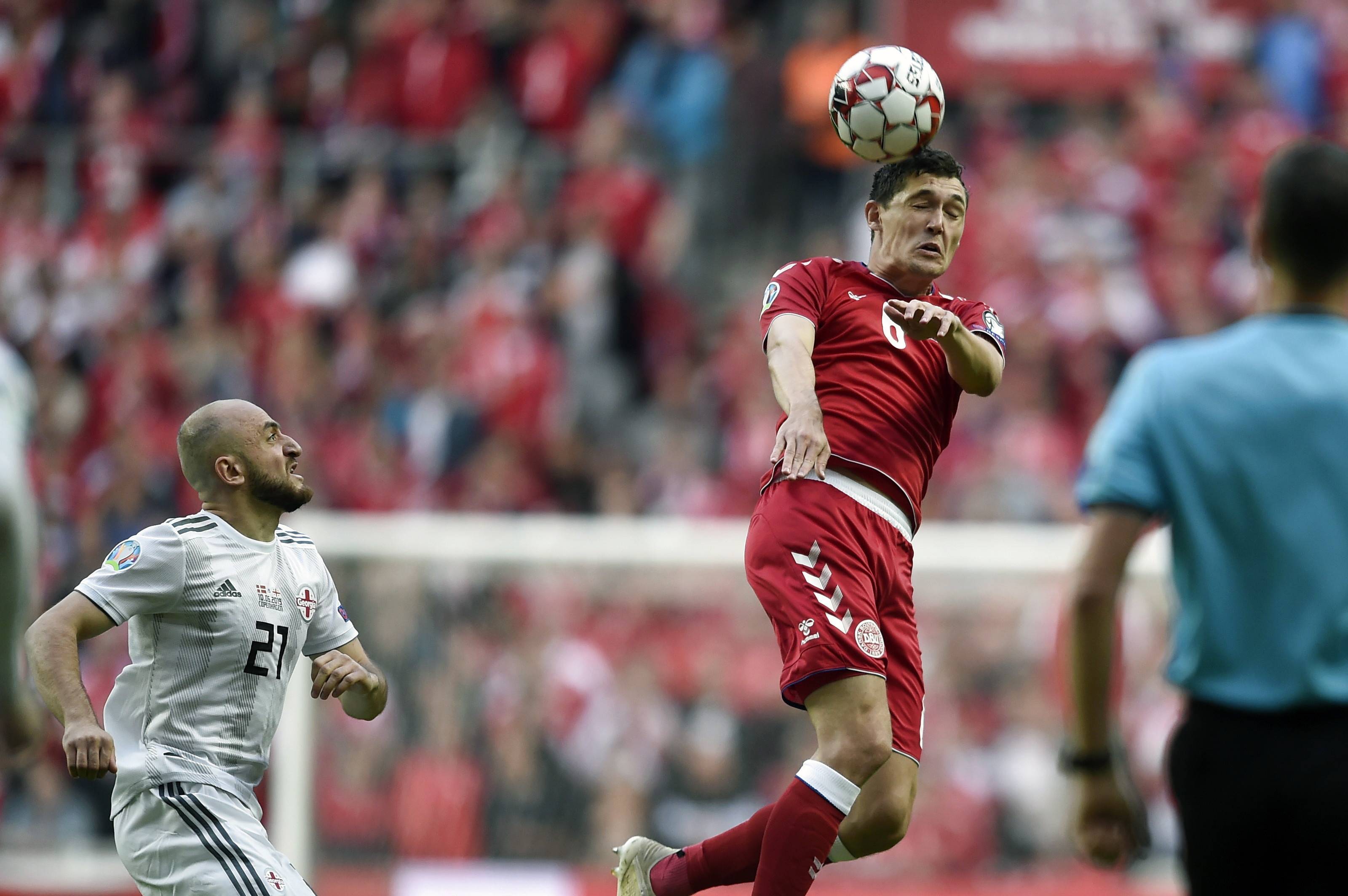 苏格兰备战俄罗斯,欧预赛比赛备受关注 苏格兰备战俄罗斯,欧预赛比赛备受关注