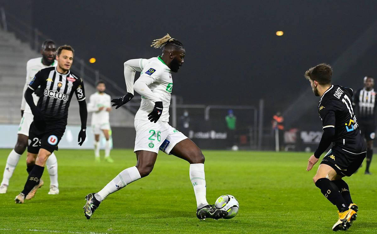 德信官网下载-里昂对阵昂热,谁将占据上风?