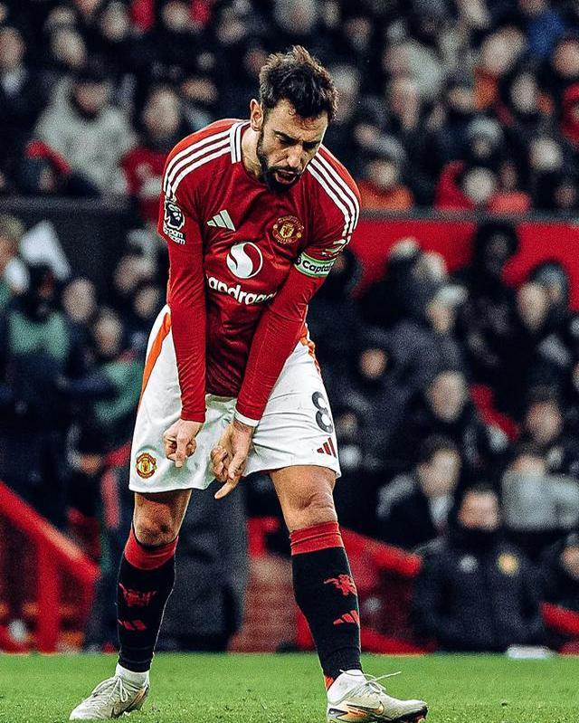 德信体育app下载-曼联遭遇惨败,输球难掩低迷状态