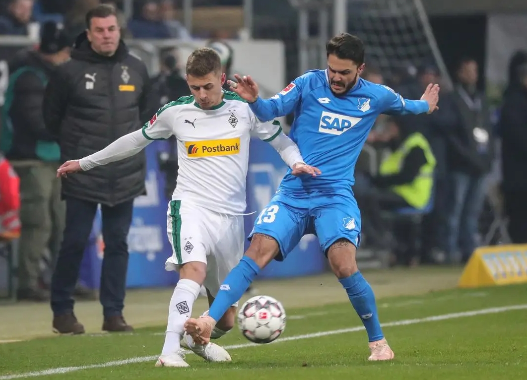 德信体育-捷克奥门将两传一射,霍芬海姆大胜科隆