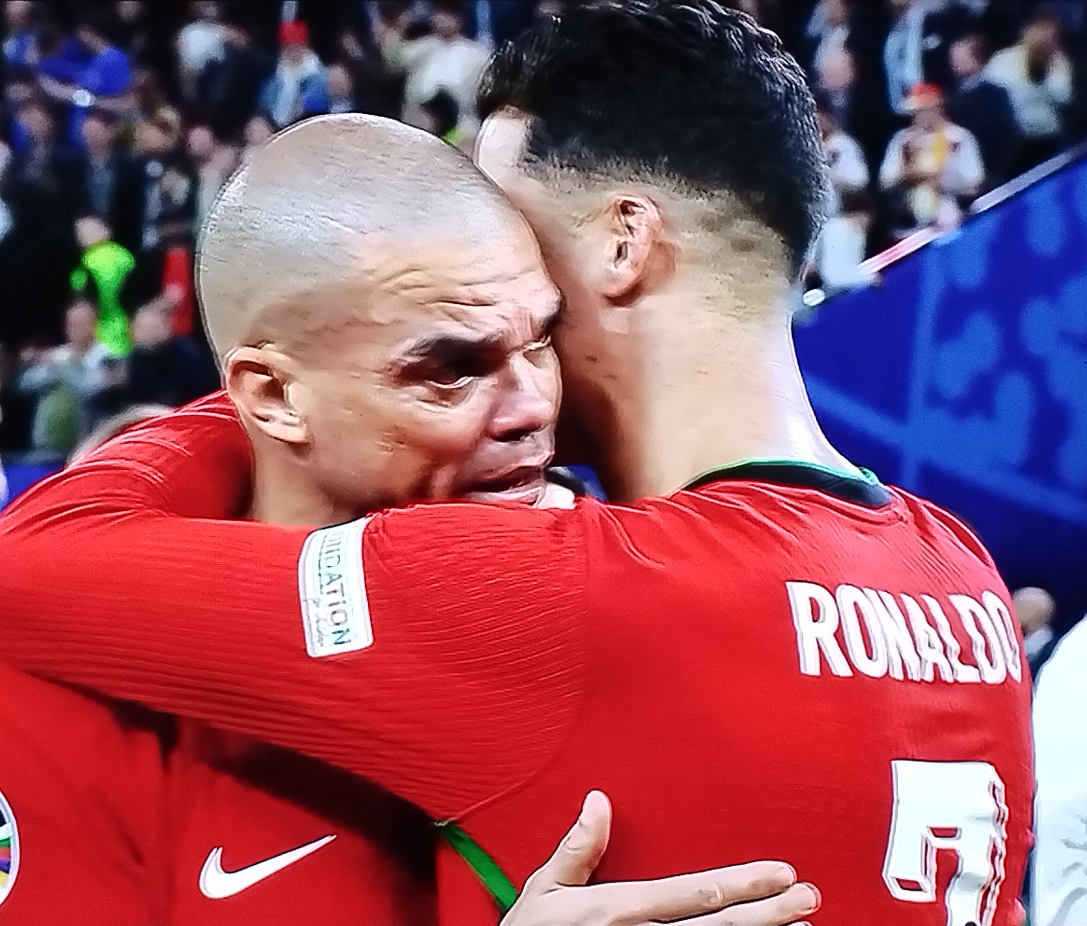 德信官网下载-欧洲足球盛事中火花迸发的对决