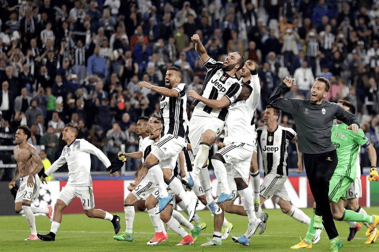 尤文图斯大胜AC米兰,意甲冠军之争悬念再起 尤文图斯大胜AC米兰,意甲冠军之争悬念再起